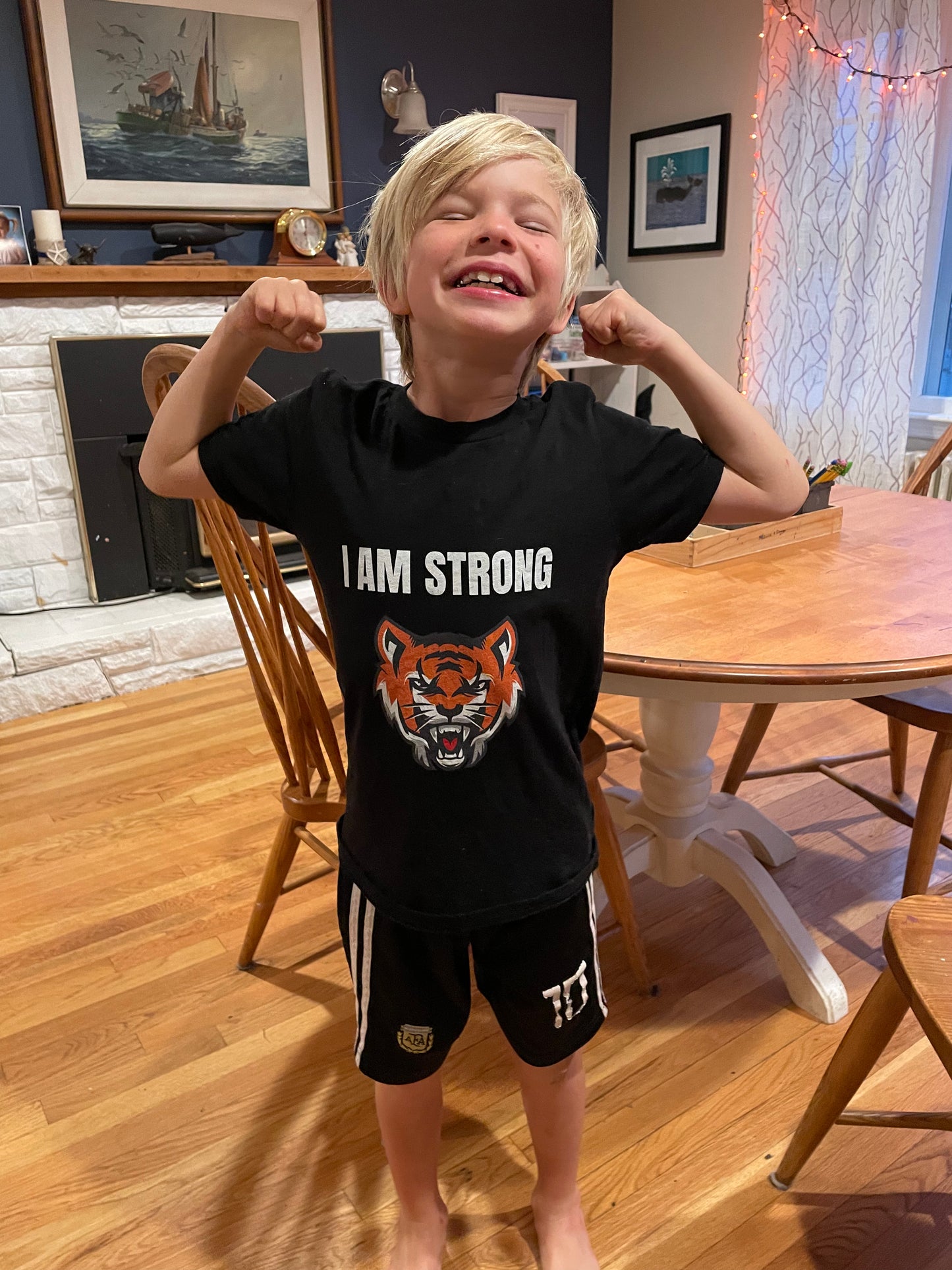 “I AM STRONG” black kids affirmation tee shirt